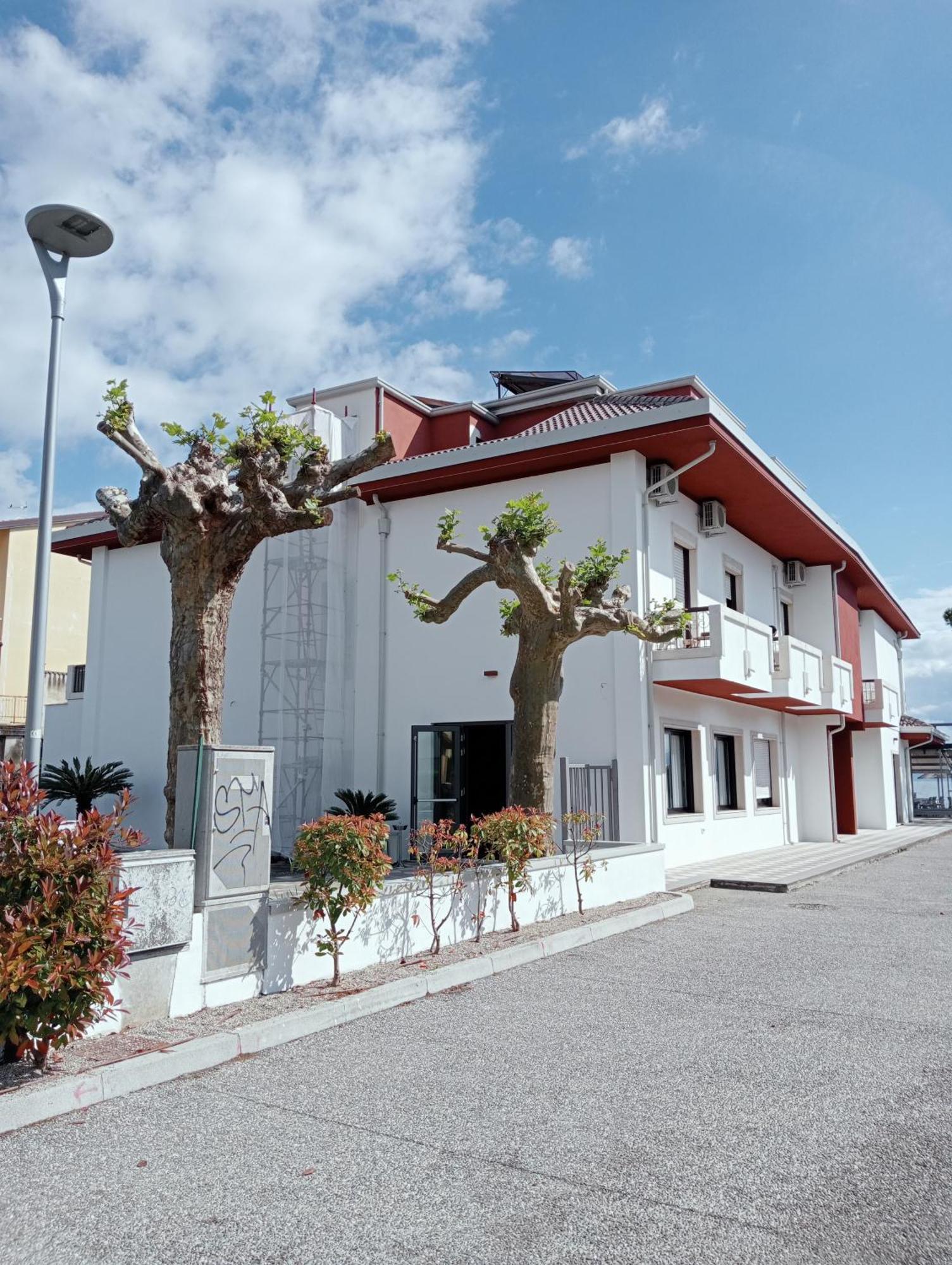Bellerive Ristorante Albergo Manerba del Garda Eksteriør bilde