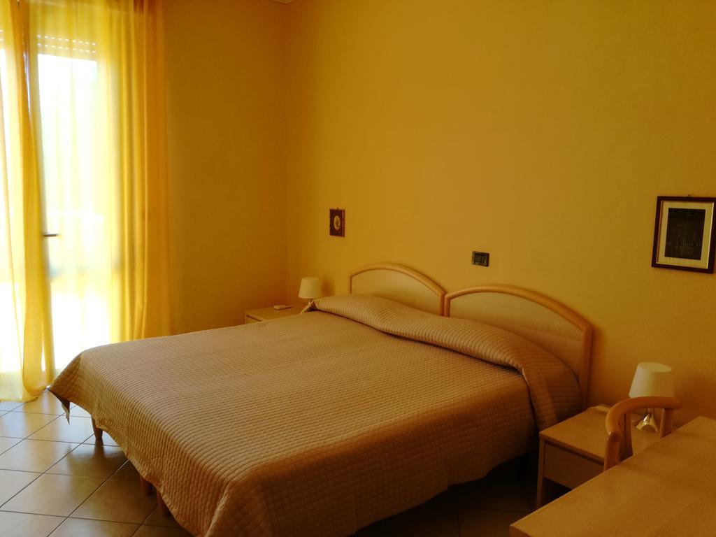 Bellerive Ristorante Albergo Manerba del Garda Eksteriør bilde
